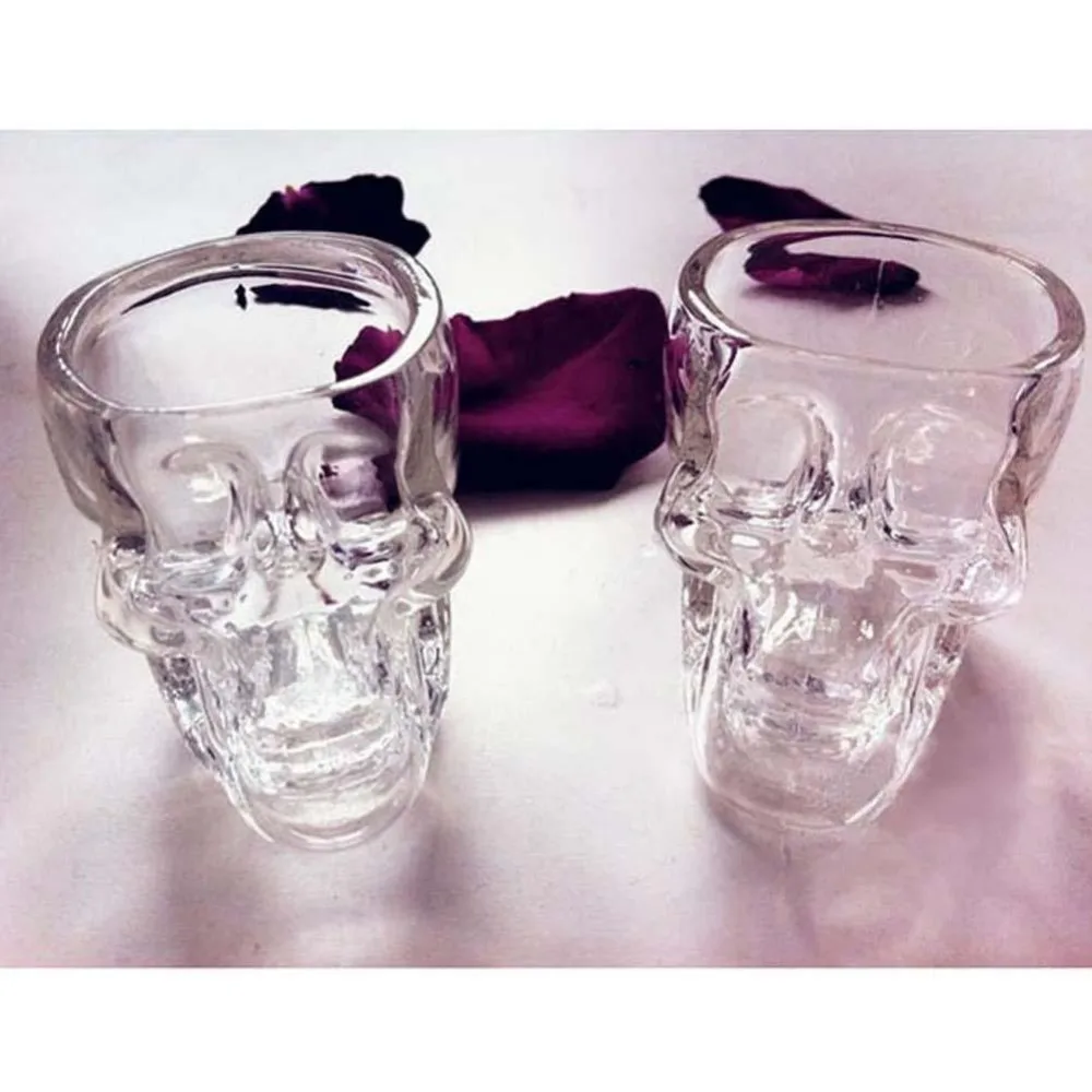 Przezroczyste kieliszki SKULL do alkoholu
