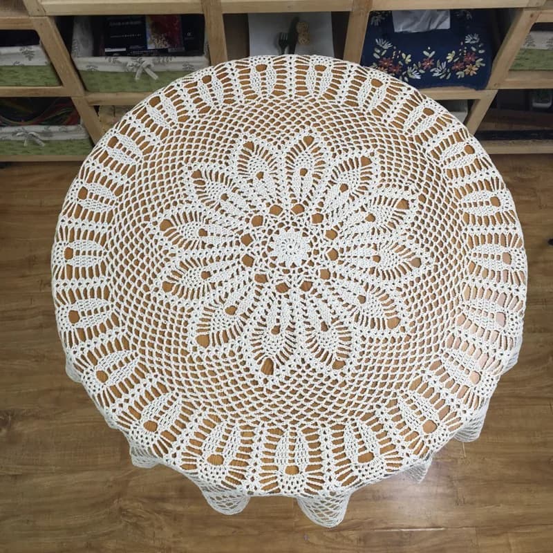 Szydełkowe okrągłe obrusy koronkowe eleganckie