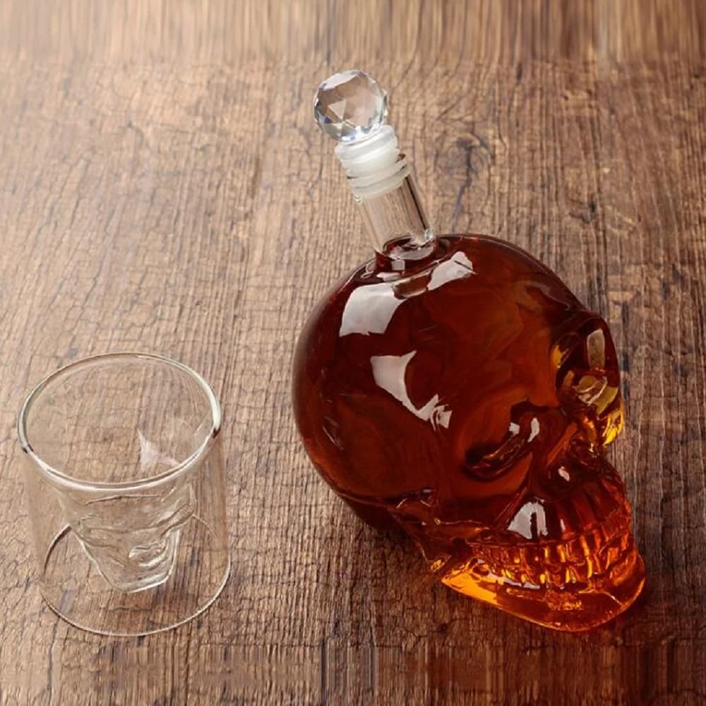 Zestaw karafka w kształcie czaszki 700ml + kieliszki