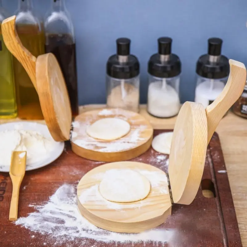 Drewniana praska do ciasta – forma do pierogów i ravioli z litego drewna