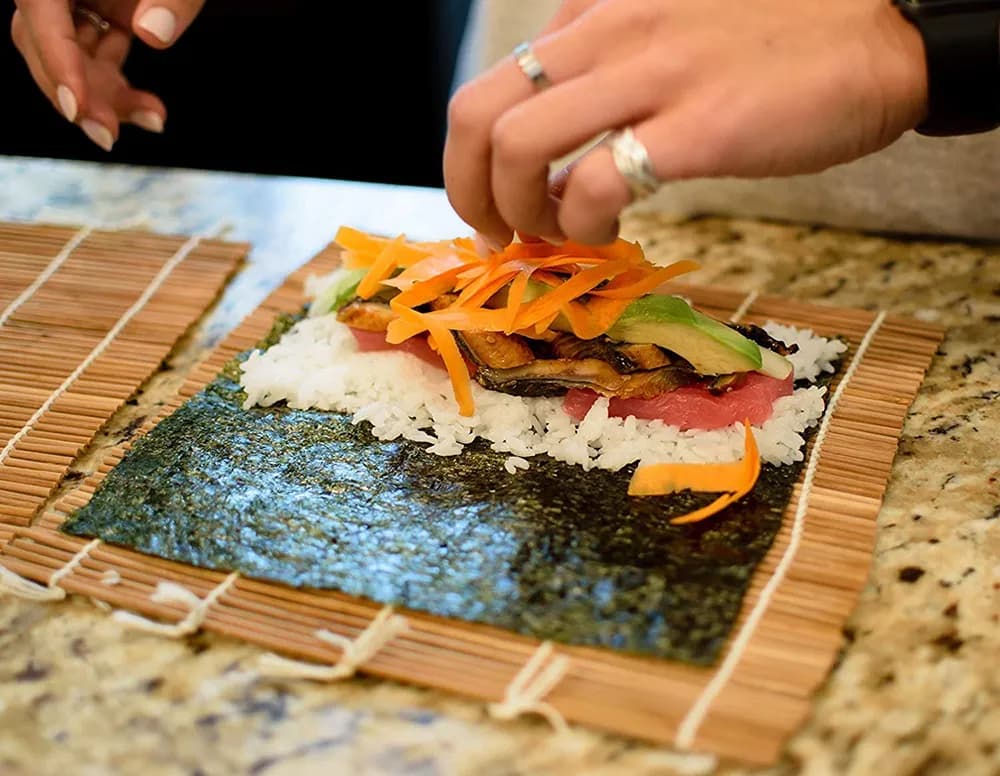 Potęga Sushi: Narzędzia do Sushi, Które Przybliżą Cię do Japońskiej Kulinarii